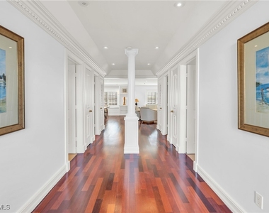 271 Broad Avenue S - Photo Thumbnail 9