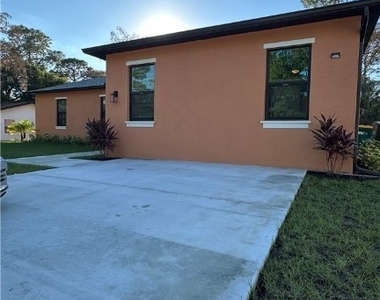 2167 Della Drive - Photo Thumbnail 28