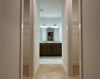 2167 Della Drive - Photo Thumbnail 11