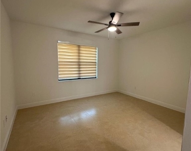2167 Della Drive - Photo Thumbnail 12