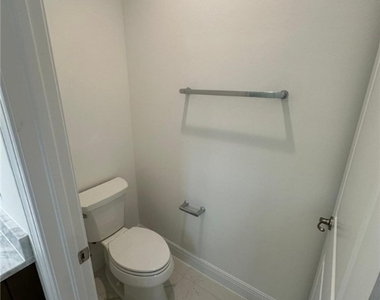2167 Della Drive - Photo Thumbnail 6
