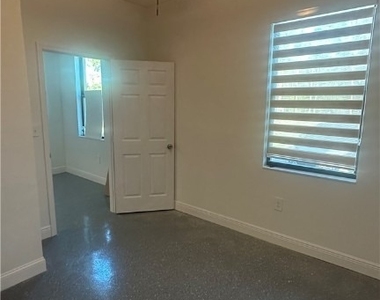 2167 Della Drive - Photo Thumbnail 19