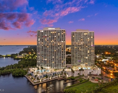 3000 Oasis Grand Boulevard - Photo Thumbnail 26