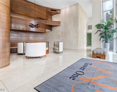 3000 Oasis Grand Boulevard - Photo Thumbnail 29
