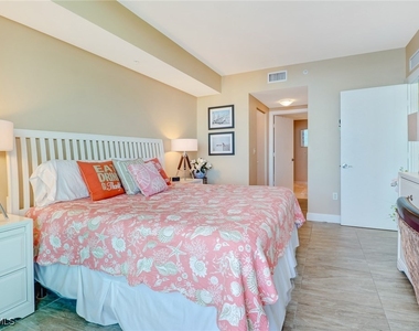 3000 Oasis Grand Boulevard - Photo Thumbnail 12