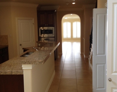 2038 Palm Forest Lane - Photo Thumbnail 8