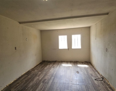 6502 W Montgomery Road - Photo Thumbnail 4