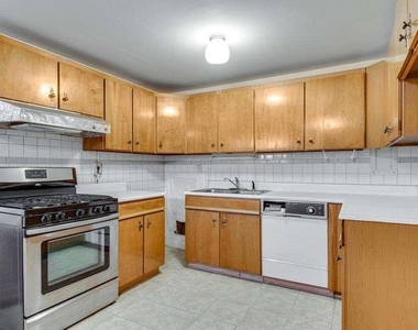 10212 Fertell Drive - Photo Thumbnail 3