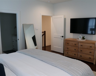 4714 Fisk Street - Photo Thumbnail 13