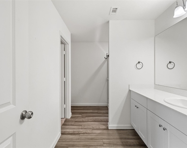 14707 Callard Court - Photo Thumbnail 18
