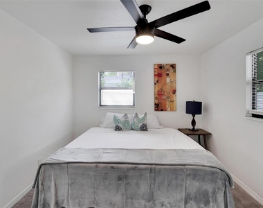 4731 W Montgomery Avenue - Photo Thumbnail 43