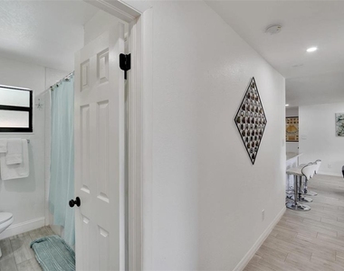 4731 W Montgomery Avenue - Photo Thumbnail 23