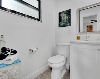 4731 W Montgomery Avenue - Photo Thumbnail 8