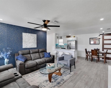 4731 W Montgomery Avenue - Photo Thumbnail 31