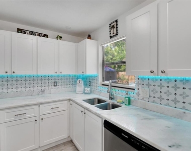 4731 W Montgomery Avenue - Photo Thumbnail 14