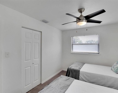 4731 W Montgomery Avenue - Photo Thumbnail 9
