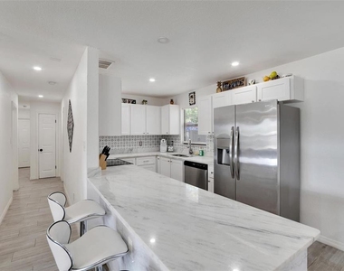 4731 W Montgomery Avenue - Photo Thumbnail 10