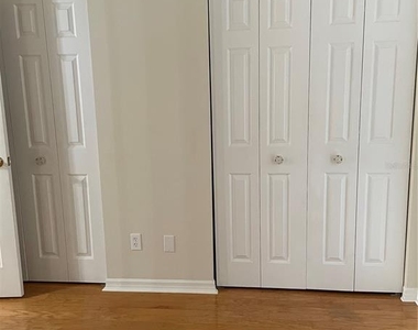 323 Madeira Circle - Photo Thumbnail 30