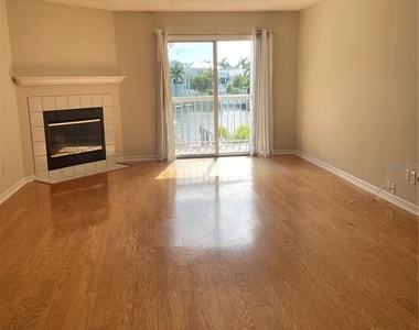 323 Madeira Circle - Photo Thumbnail 8