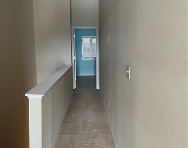 323 Madeira Circle - Photo Thumbnail 42