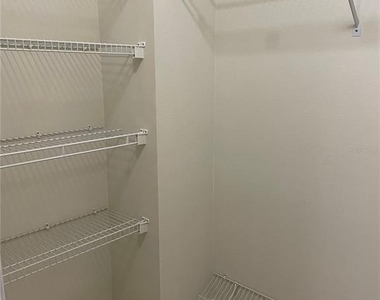323 Madeira Circle - Photo Thumbnail 22