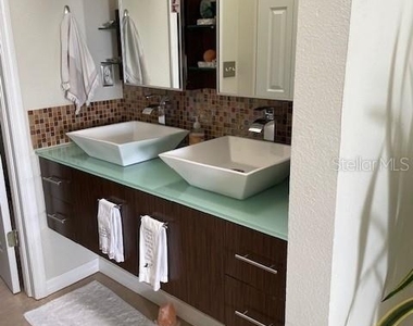 323 Madeira Circle - Photo Thumbnail 15