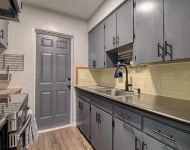 634 15 Avenue S - Photo Thumbnail 11