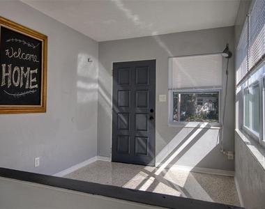 634 15 Avenue S - Photo Thumbnail 2