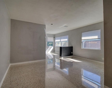 634 15 Avenue S - Photo Thumbnail 10