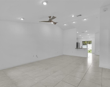 13 Llovera  Place - Photo Thumbnail 4
