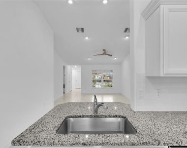 13 Llovera  Place - Photo Thumbnail 8
