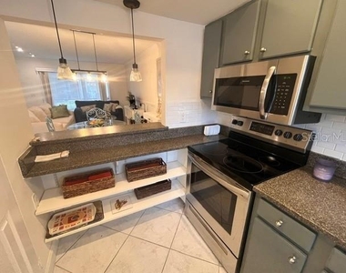 1614 Stickney Point Road - Photo Thumbnail 4