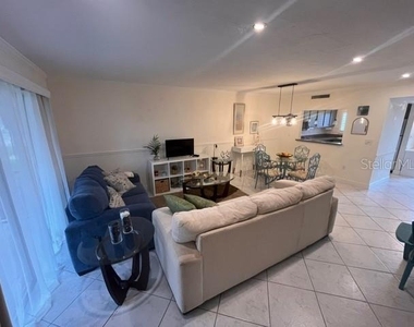1614 Stickney Point Road - Photo Thumbnail 12