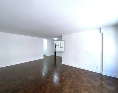 East 56th Street - Photo Thumbnail 2