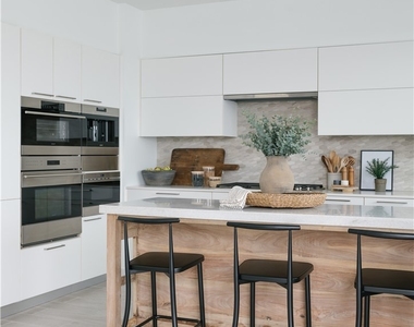2230 Newport Boulevard - Photo Thumbnail 6