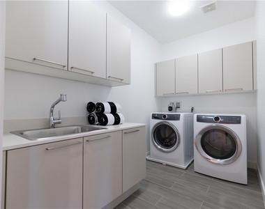 2210 Newport Boulevard - Photo Thumbnail 15