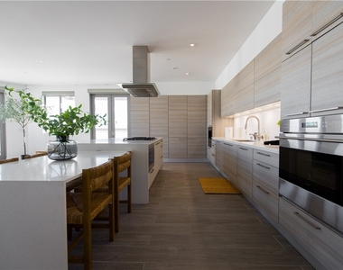 2210 Newport Boulevard - Photo Thumbnail 5