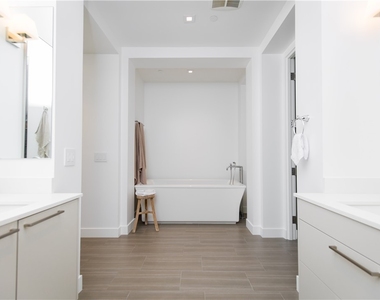 2210 Newport Boulevard - Photo Thumbnail 10