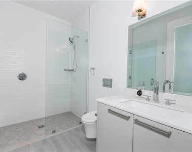2210 Newport Boulevard - Photo Thumbnail 14