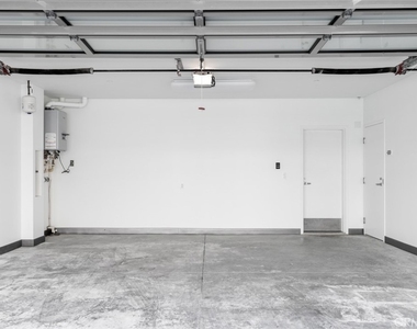 2280 Newport Boulevard - Photo Thumbnail 9