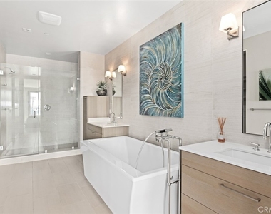 2280 Newport Boulevard - Photo Thumbnail 5