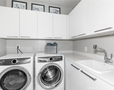 2280 Newport Boulevard - Photo Thumbnail 8