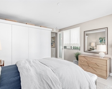 2280 Newport Boulevard - Photo Thumbnail 3