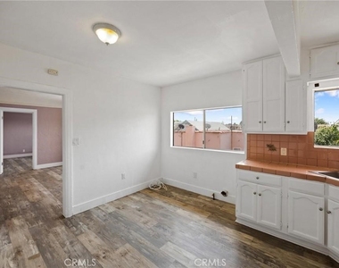 845 W 75th Street - Photo Thumbnail 5