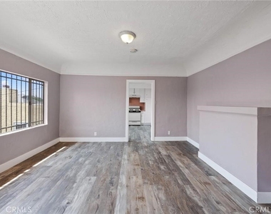 845 W 75th Street - Photo Thumbnail 8