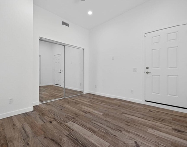 985 N Tuxedo Circle - Photo Thumbnail 5