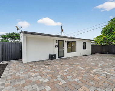 5008 Parker Avenue - Photo Thumbnail 1