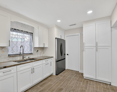 5008 Parker Avenue - Photo Thumbnail 11
