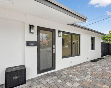 5008 Parker Avenue - Photo Thumbnail 3