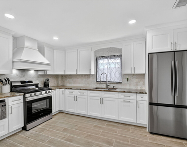 5008 Parker Avenue - Photo Thumbnail 8